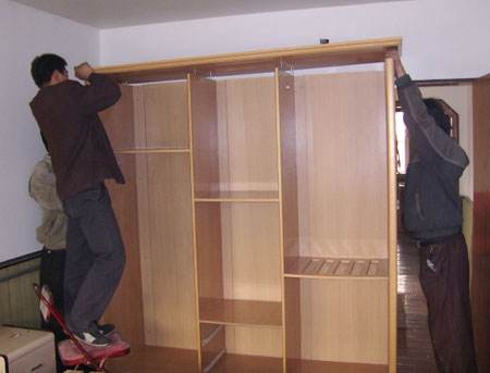 用800字简单讲解现代组合衣柜安装及拆卸方法